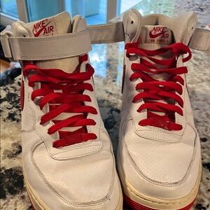 NIKE AIR - AIR FORCE I -White and Red Retro High-Top Sneakers